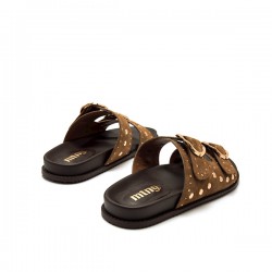 SANDALIA CHICA BIO TACHUELAS MARRON