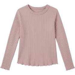 Apuesta por un básico atemporal, suave y súper combinable con esta camiseta de canalé en tono rosa empolvado de la marca Losan